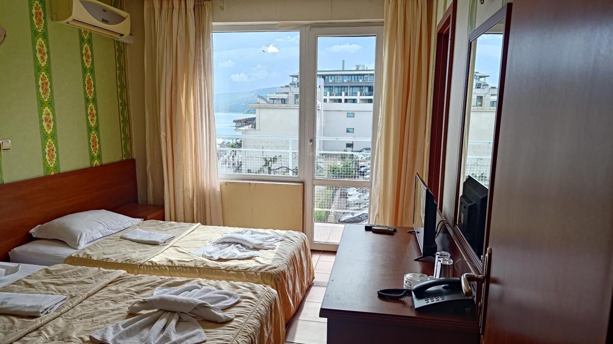 Lotos Hotel บัลชิค ภายนอก รูปภาพ