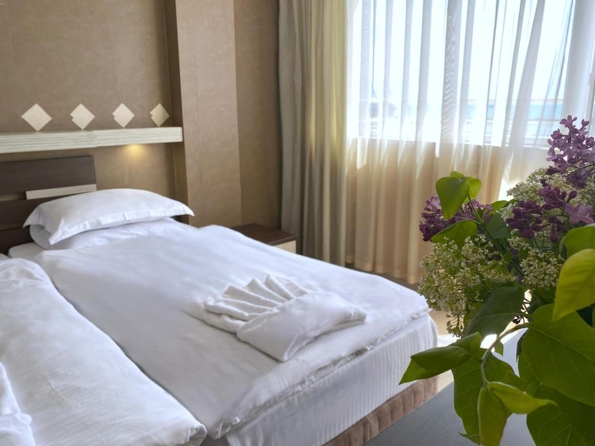 Lotos Hotel บัลชิค ภายนอก รูปภาพ